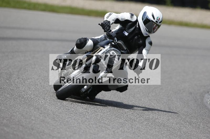 /Archiv-2024/29 12.06.2024 MOTO.CH Track Day ADR/Gruppe blau/92